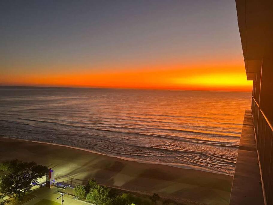 The Esplanade Sea View Apartment *
