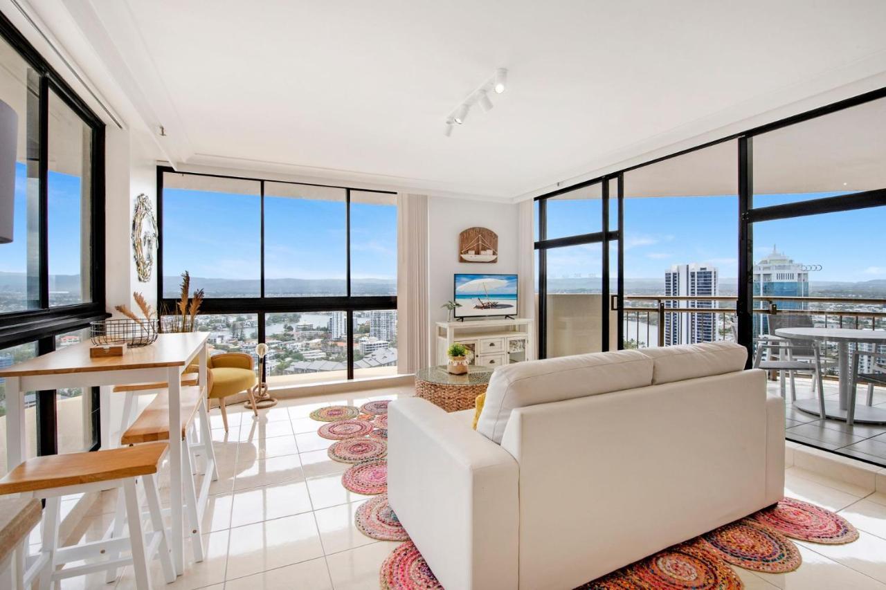 Escape In The Heart Of Surfers * Gold Coast