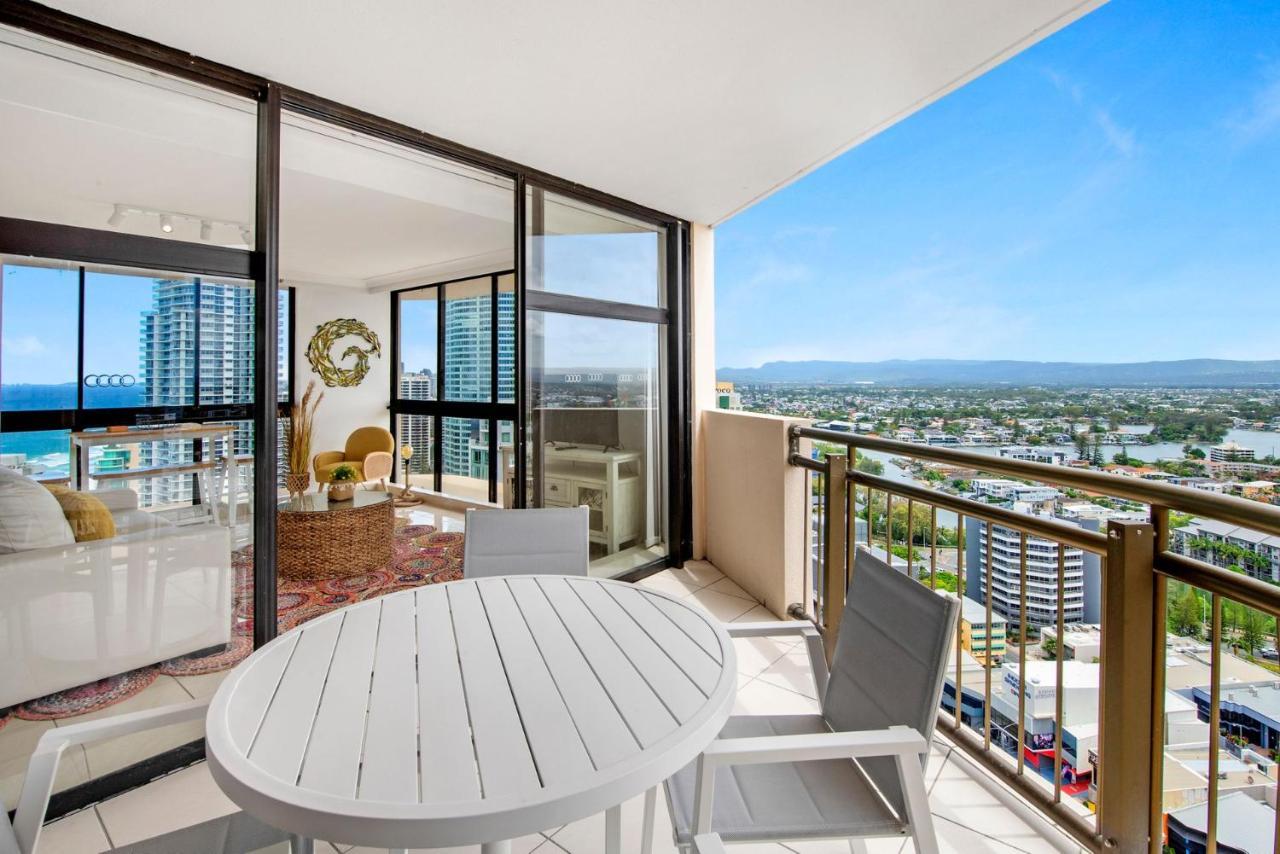 Escape In The Heart Of Surfers Gold Coast
