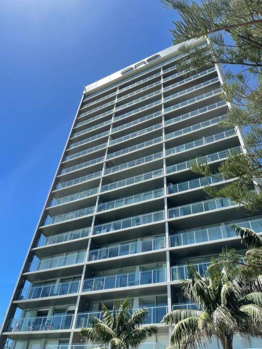 Apartment Absolute Beachfront Surfers Paradise *