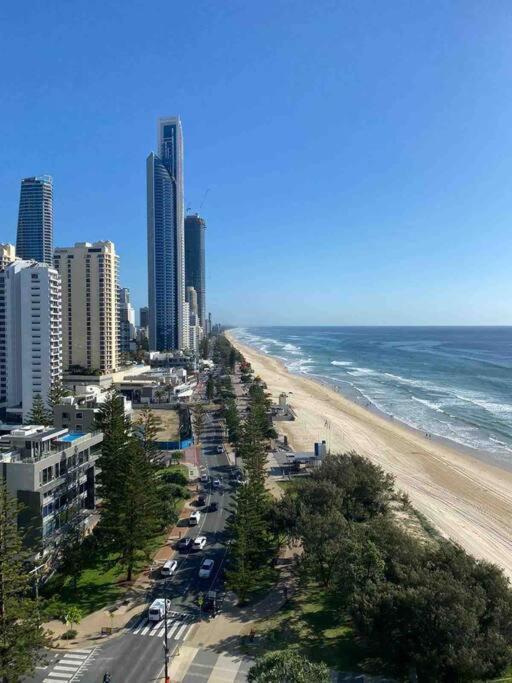 Absolute Beachfront Surfers Paradise Gold Coast