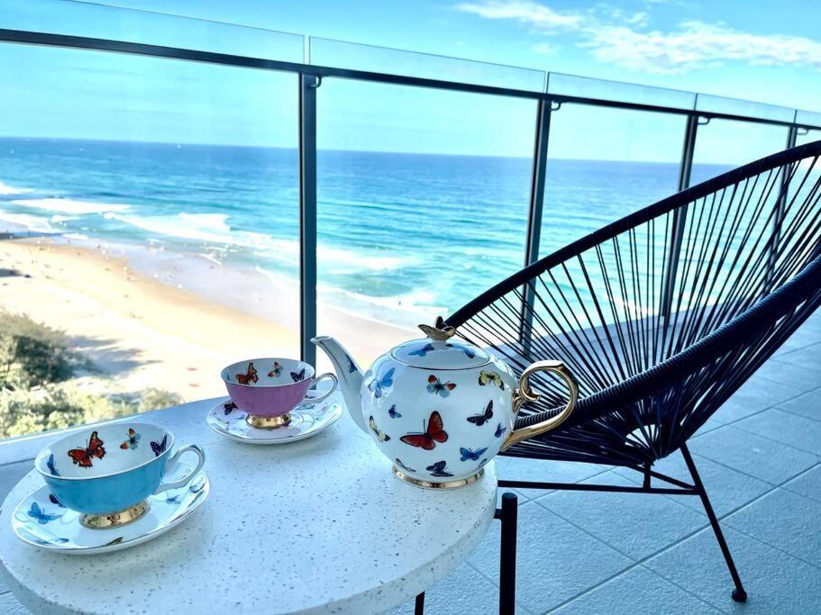 Absolute Beachfront Surfers Paradise