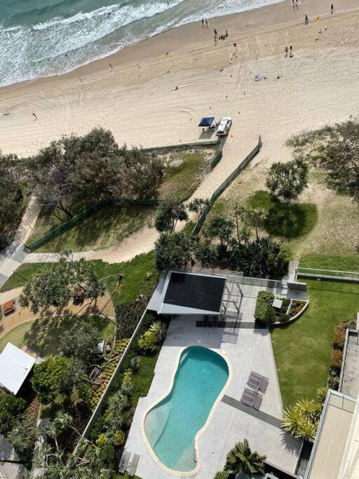 Apartment Absolute Beachfront Surfers Paradise