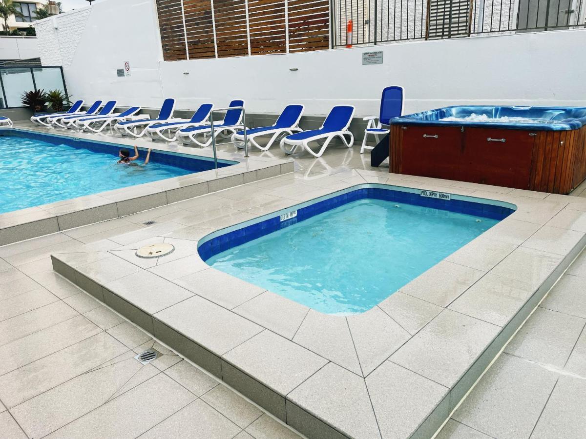1 Bedroom And 1 Living Family Gold Coast