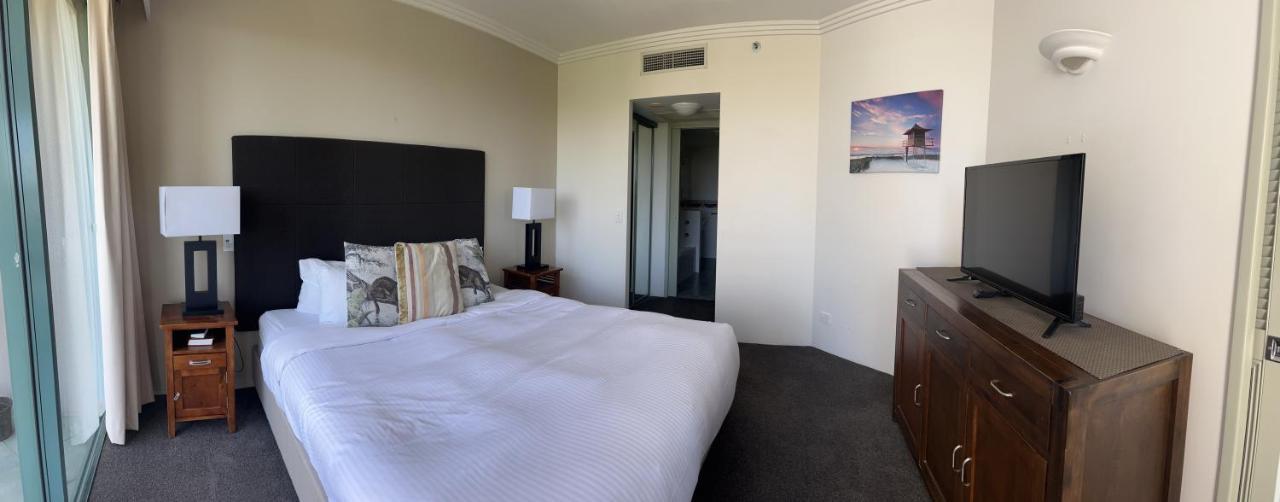 Crown Towers Apartment