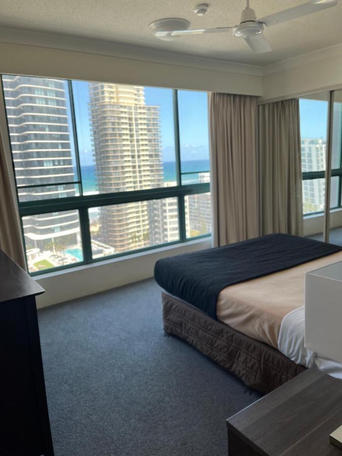 Crown Towers Apartment