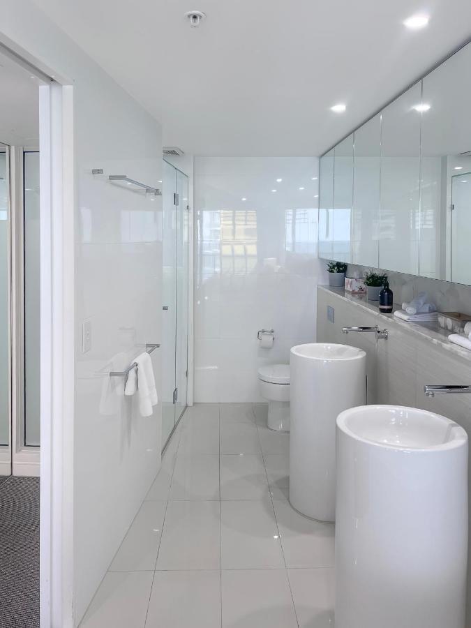 Apartment Tower 1 Oracle 16th Floor Stunning Views *