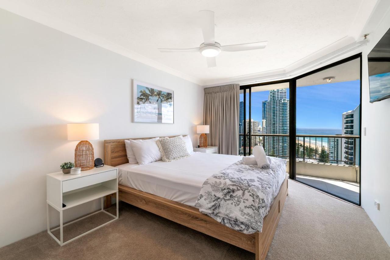 Surfers Century Oceanside Aparthotel 4*