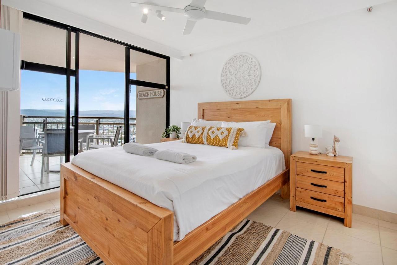 Escape In The Heart Of Surfers * Gold Coast