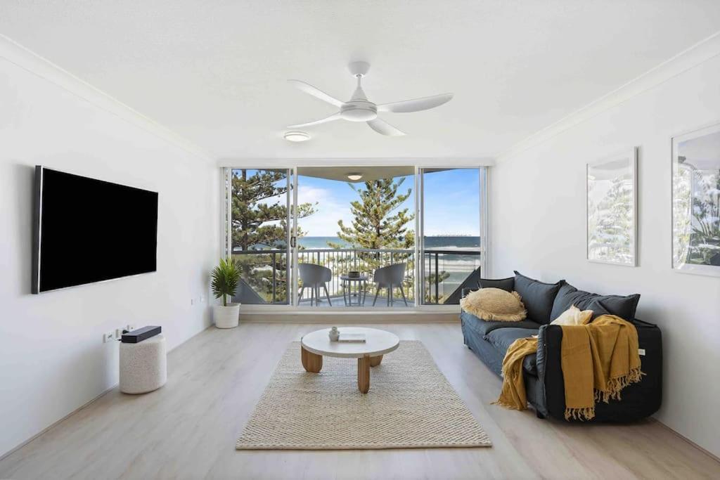 Beachfront Luna * Gold Coast