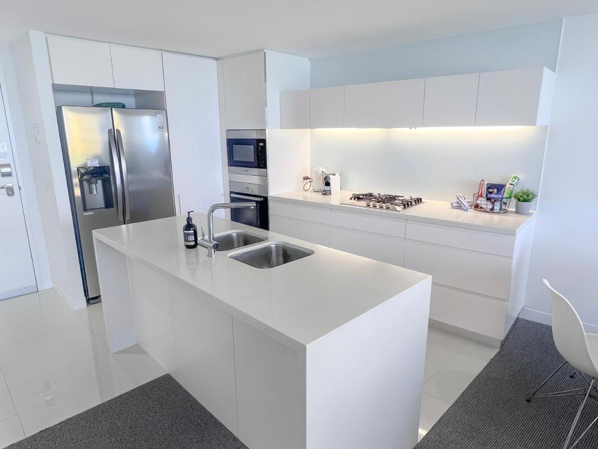 Tower 1 Oracle 16th Floor Stunning Views Apartment *