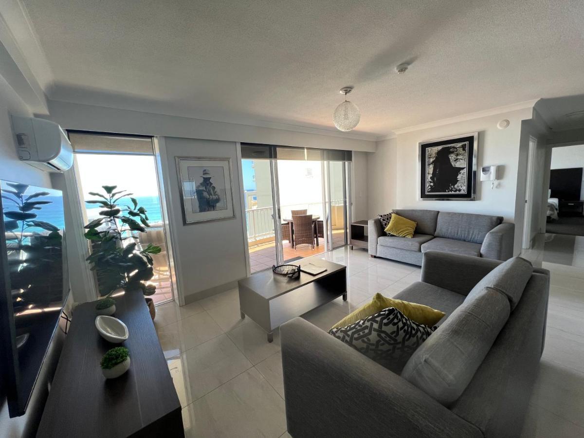 Stunning 2 Bedroom Ocean View Apartment Gold Coast