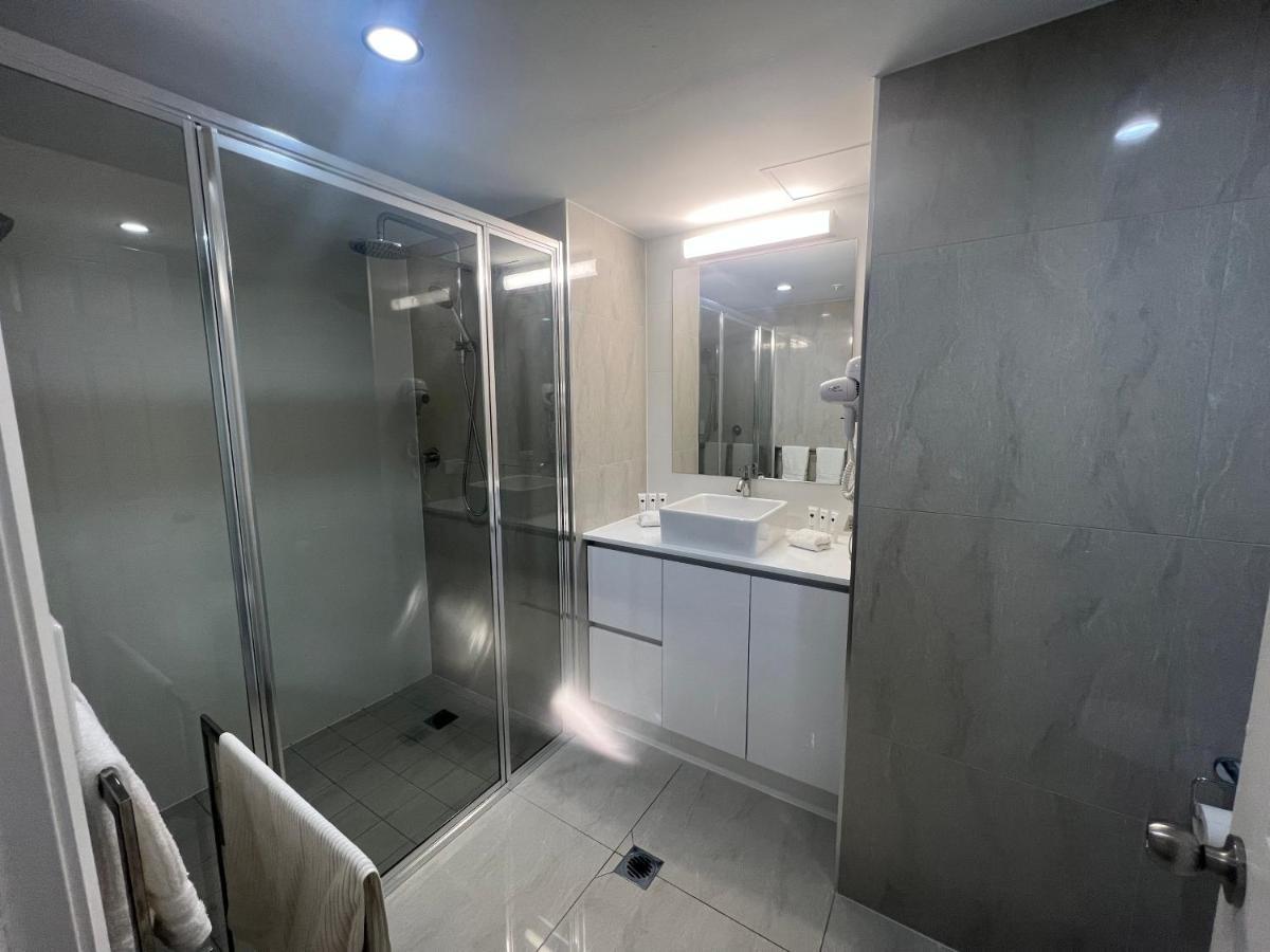 Stunning 2 Bedroom Ocean View Apartment *
