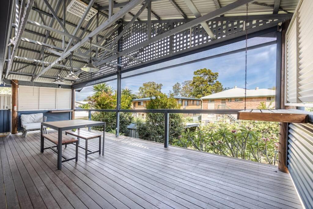 Beachside Cheerful 5 Bedroom *