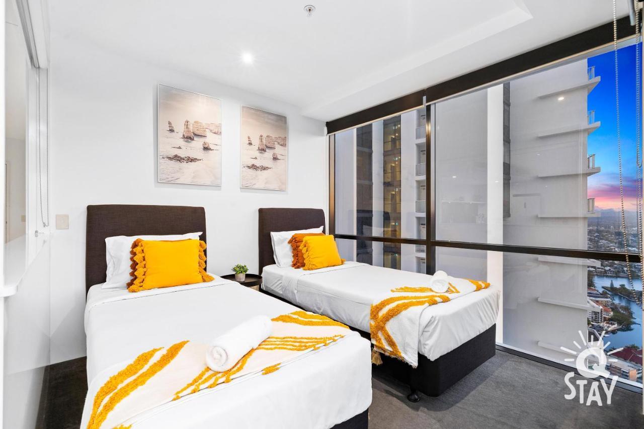 Kids Free In Hinterland View 1 Bedroom Spa At Circle On Cavill - Q