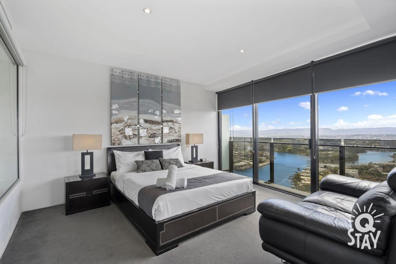 Kids Free In Hinterland View 1 Bedroom Spa At Circle On Cavill - Q Apartment *