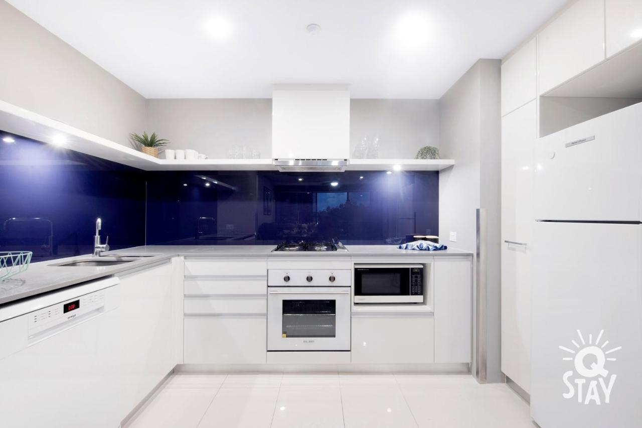 Kids Free In Hinterland View 1 Bedroom Spa At Circle On Cavill - Q Apartment *