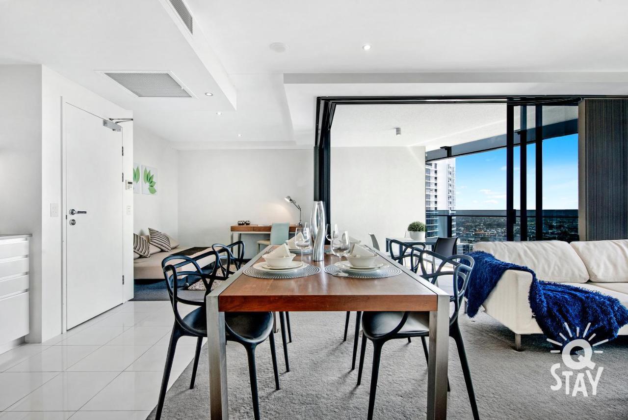 Apartment Kids Free In Hinterland View 1 Bedroom Spa At Circle On Cavill - Q