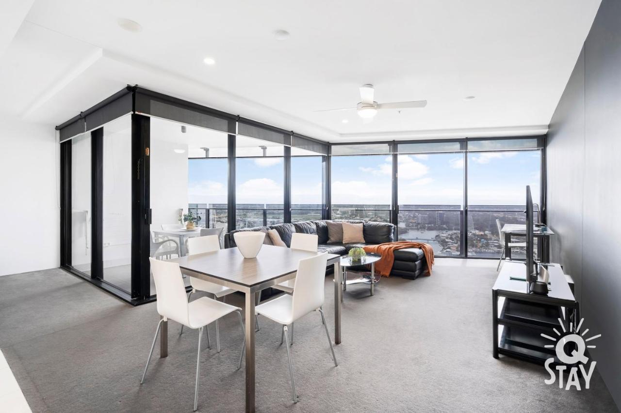 Kids Free In Hinterland View 1 Bedroom Spa At Circle On Cavill - Q