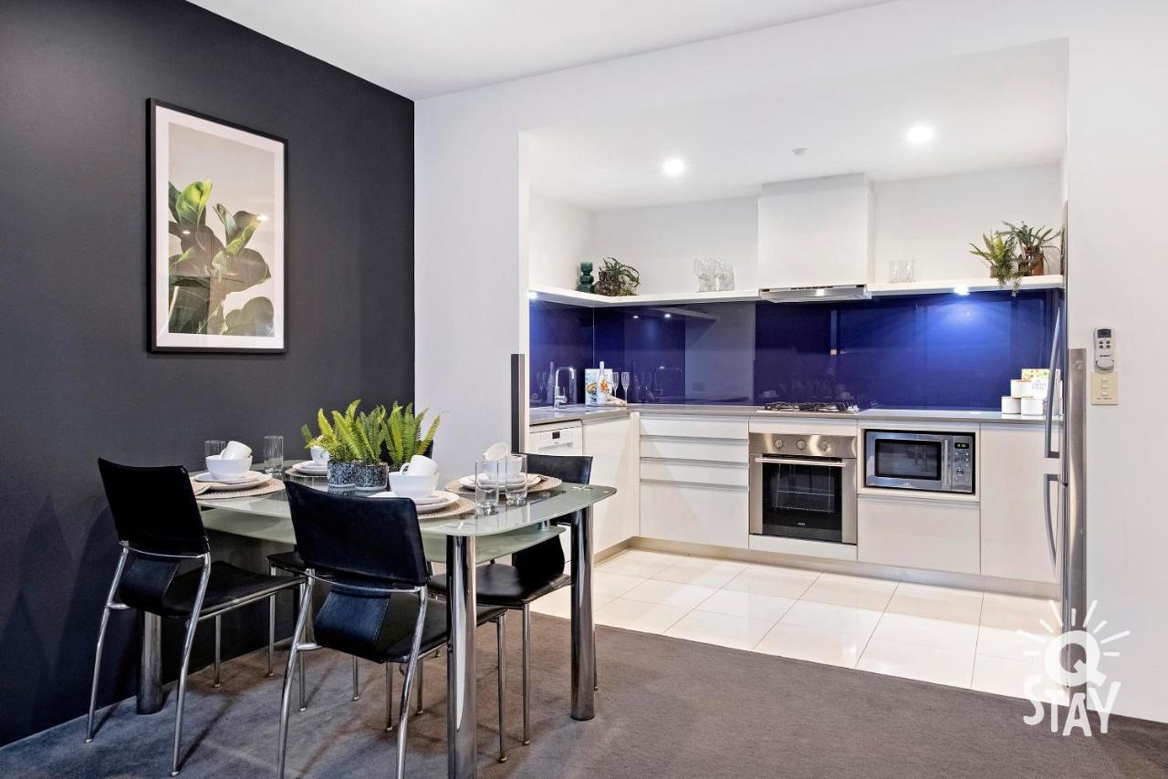 Apartment Kids Free In Hinterland View 1 Bedroom Spa At Circle On Cavill - Q