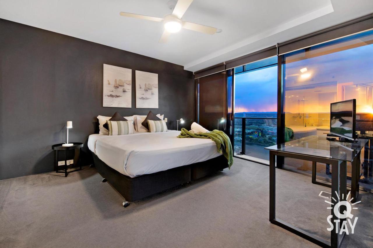 Kids Free In Hinterland View 1 Bedroom Spa At Circle On Cavill - Q Apartment