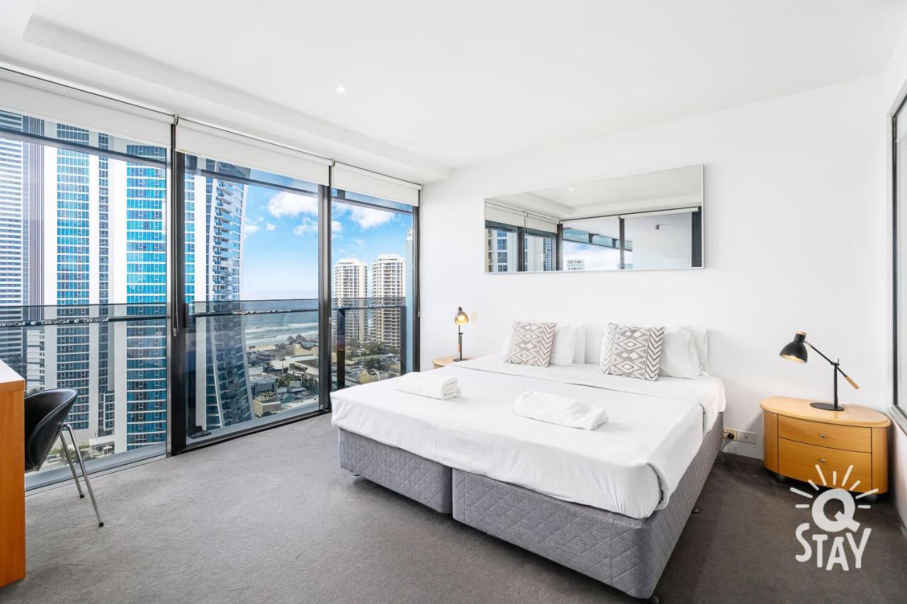 Circle On Cavill 2 Bedroom 1 Bathroom Ocean View — Q Apartment *