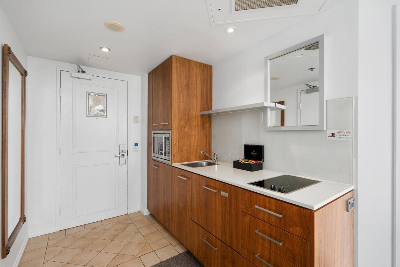 Apartment Interconnecting 2 Bedroom Unit At Legends — Q *