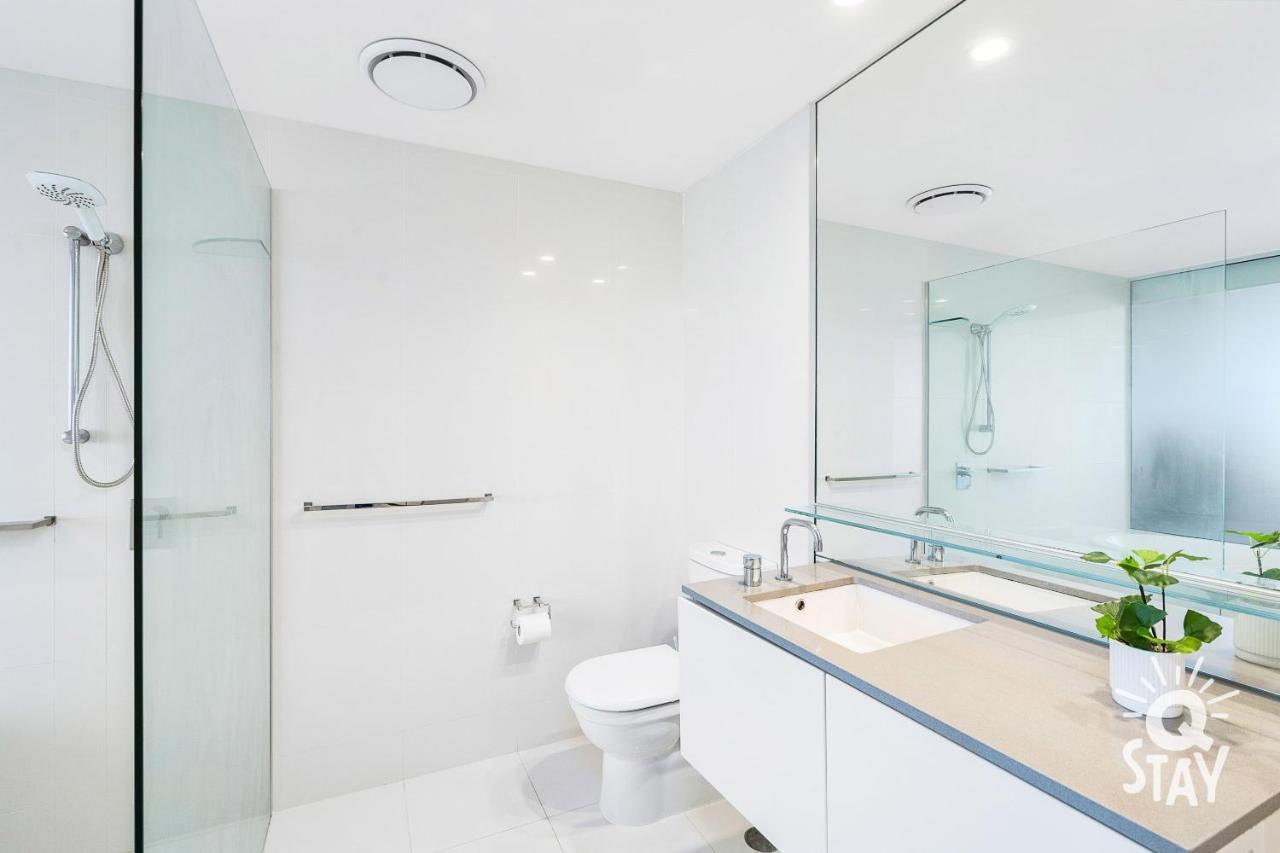 Circle On Cavill 2 Bedroom 1 Bathroom Ocean View — Q * Gold Coast