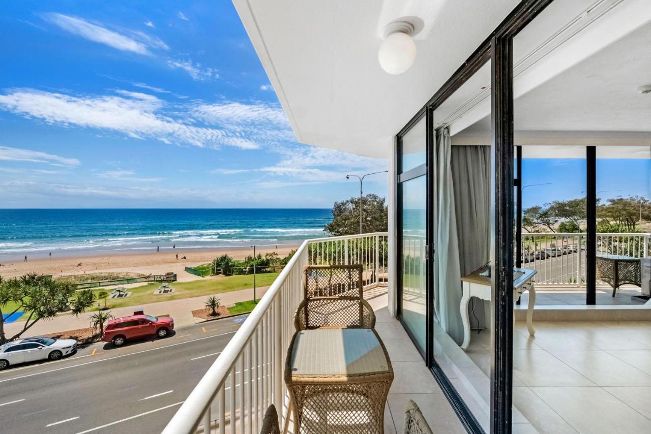 Apartment Beachfront Escape In Surfers Paradise - Coasthm Gold Coast