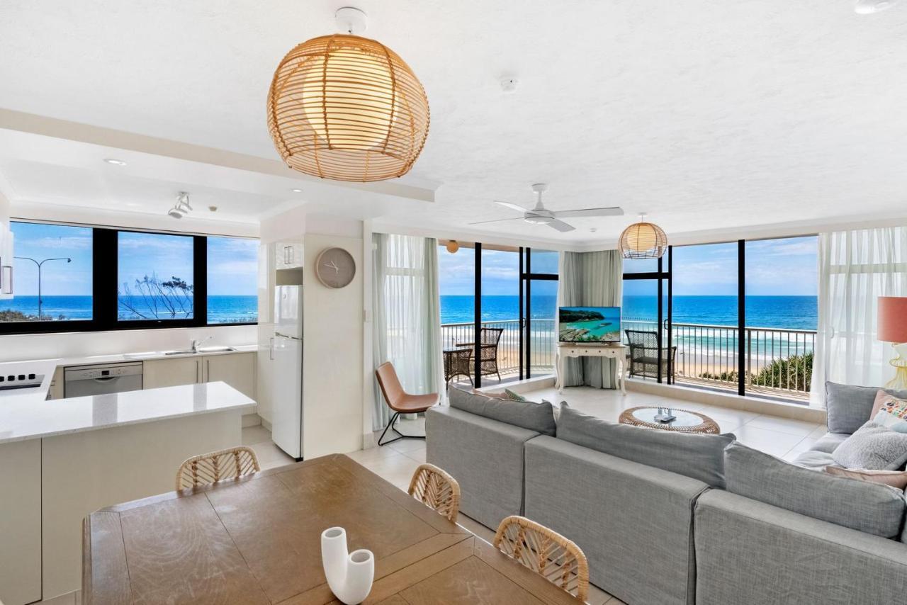 Beachfront Escape In Surfers Paradise - Coasthm Apartment *