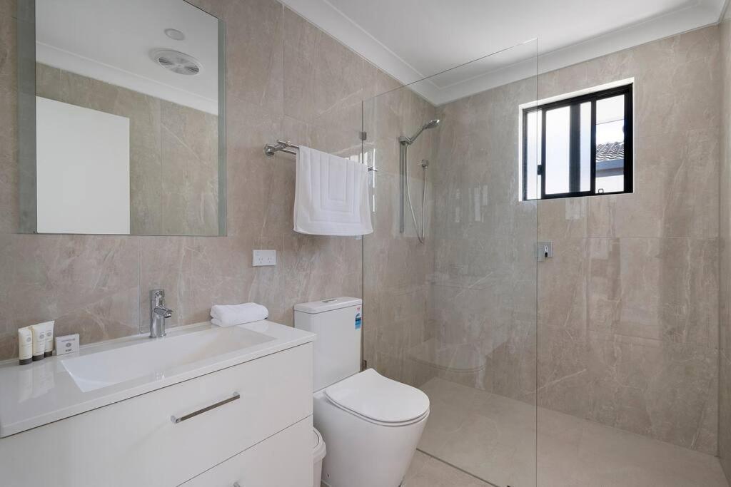 Casa de férias 4br Waterfront Vacation In Broadbeach Waters Gold Coast