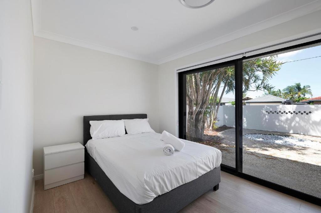 Casa de férias 4br Waterfront Vacation In Broadbeach Waters