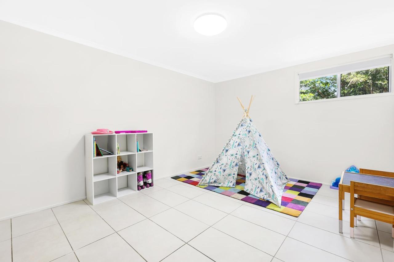 Ultimate Burleigh Beach House Family Retreat! - 5 Bedrooms Holiday home