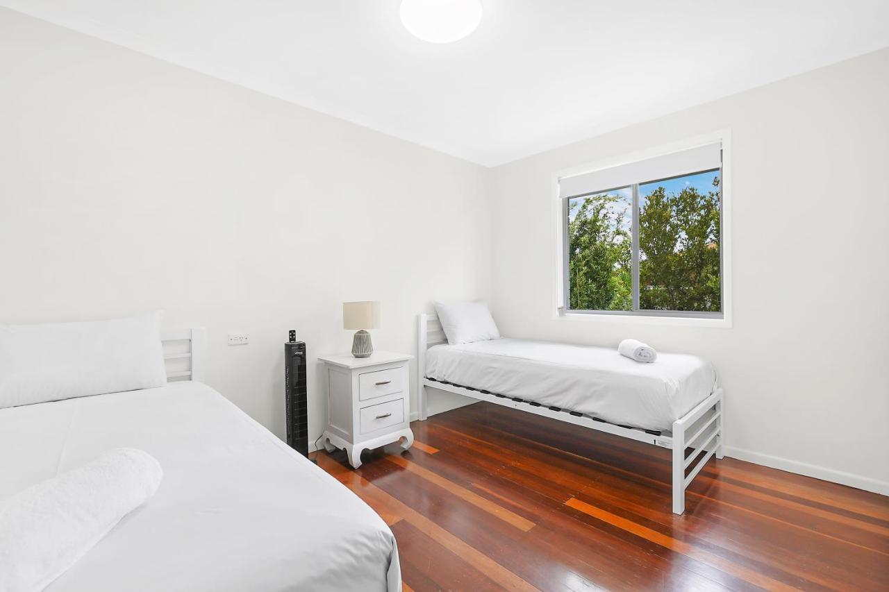 Ultimate Burleigh Beach House Family Retreat! - 5 Bedrooms Gold Coast
