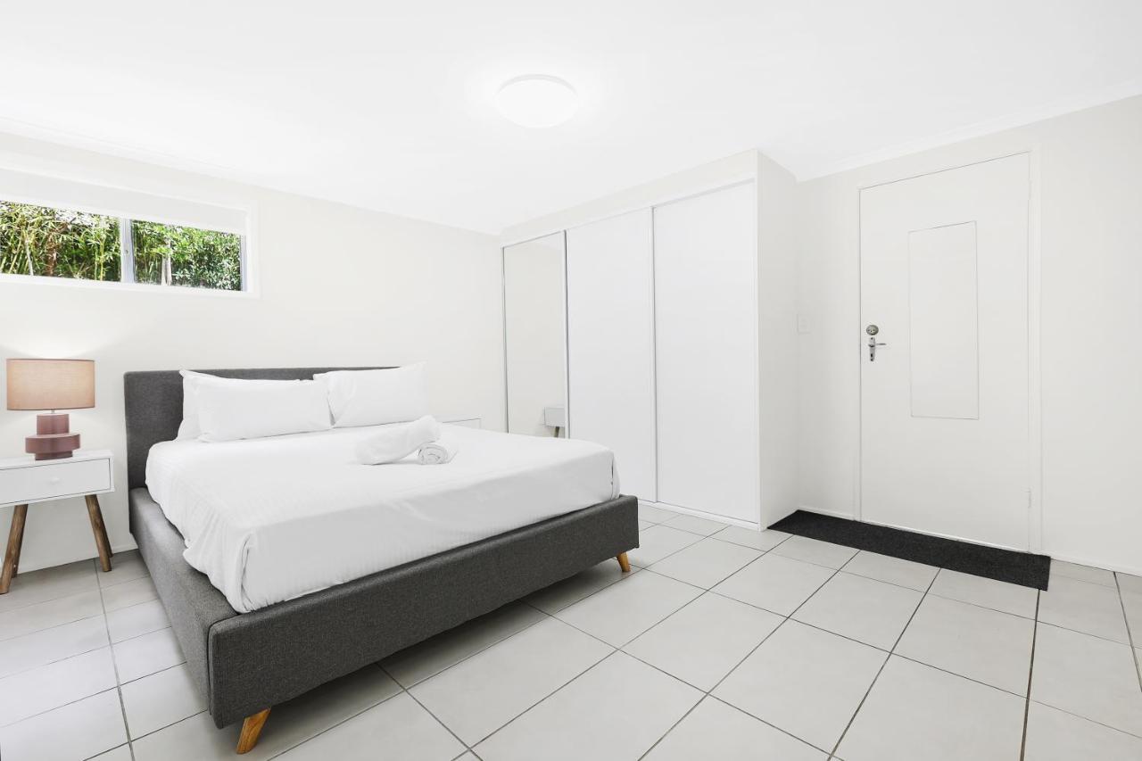 Ultimate Burleigh Beach House Family Retreat! - 5 Bedrooms Holiday home
