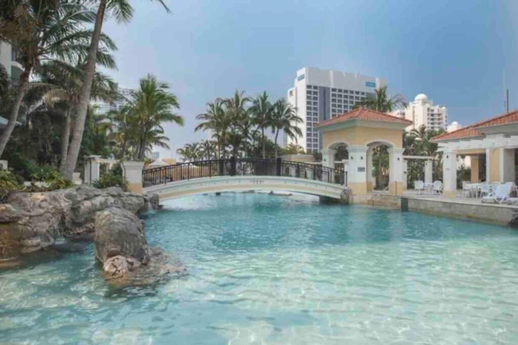 2 Bedroom View In Surfers Paradise! Free Parking & Wifi Apartment *