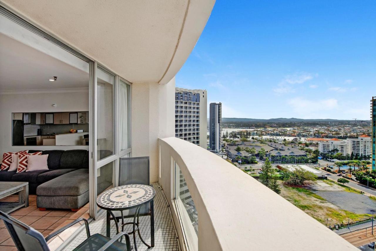 Focus Beachfront 2 Bedroom With Ocean Views Apartment *