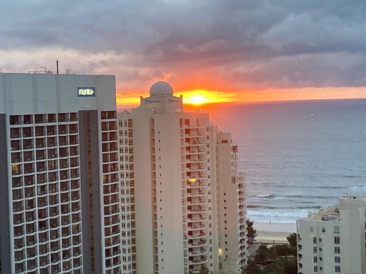 Apartment Stunning Ocean Views Surfers