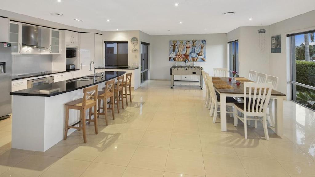 Luxury Waterfront House Close To Theme Parks And Shops Holiday home *