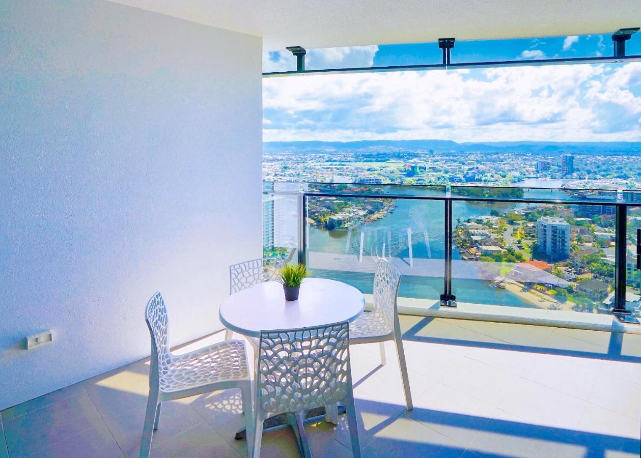 Apartment Circle On Cavill Surfers Paradise Apartments-holiday Paradise
