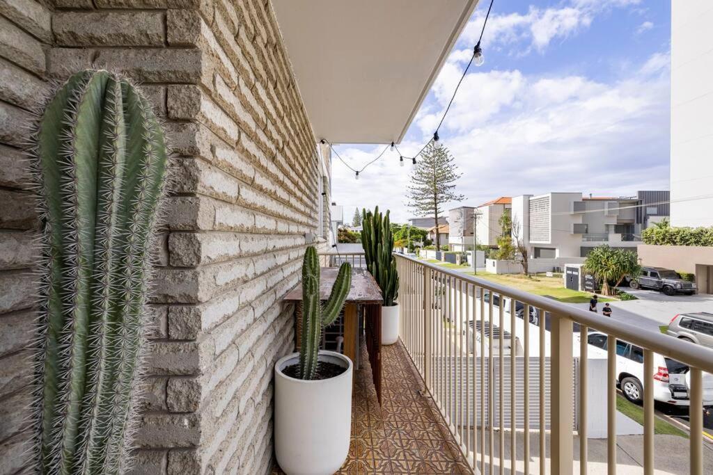 Chic Beachside Getaway 2br 2bath Fully Equipped Gold Coast