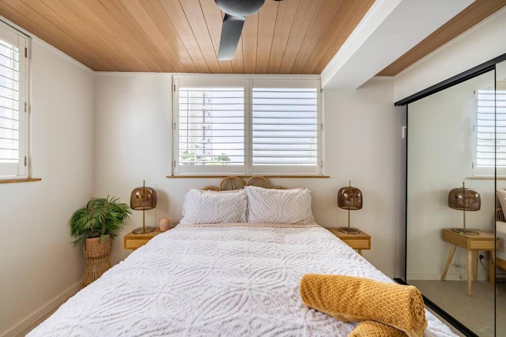 Apartment Chic Beachside Getaway 2br 2bath Fully Equipped