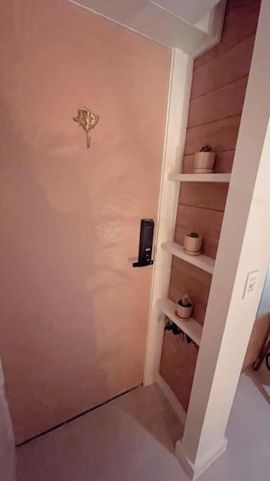 Apartment Chic Beachside Getaway 2br 2bath Fully Equipped *