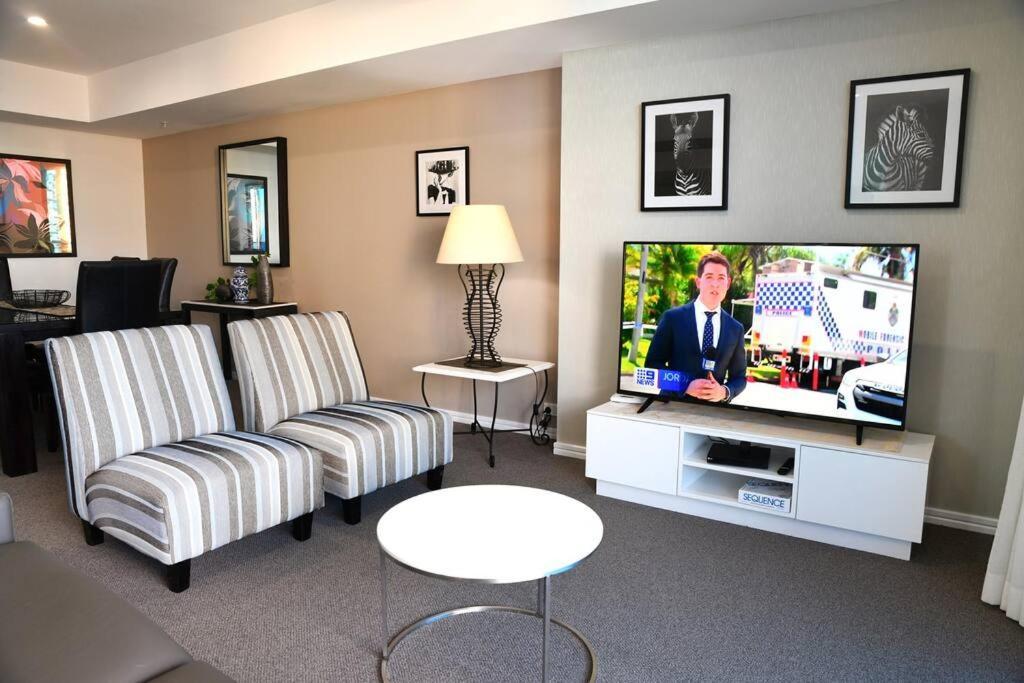 Spectacular 19th Floor In Heart Of Surfers Paradise * Gold Coast