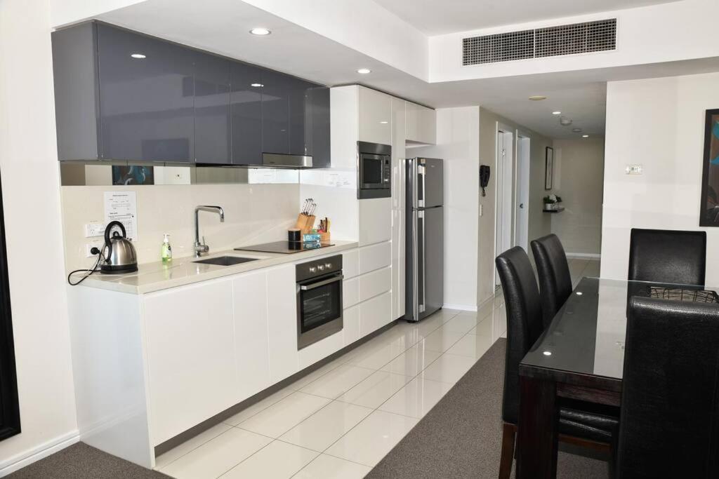 Spectacular 19th Floor In Heart Of Surfers Paradise * Gold Coast