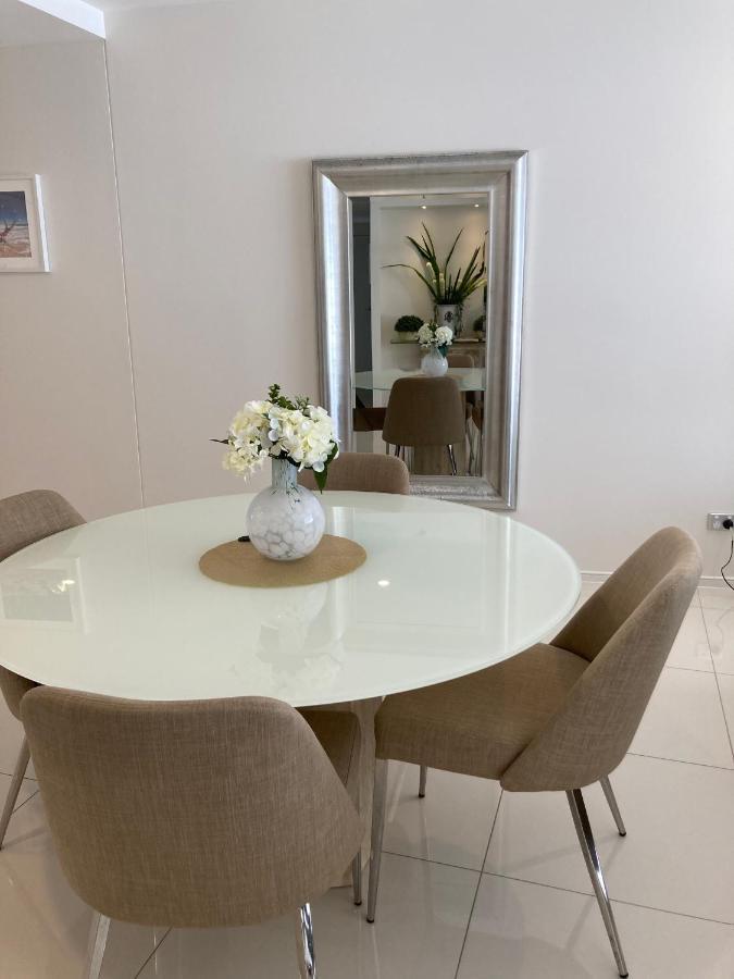 Apartment Stunning Ocean Views Surfers Gold Coast