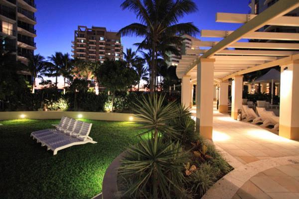 Stunning Ocean Views Surfers Apartment Gold Coast