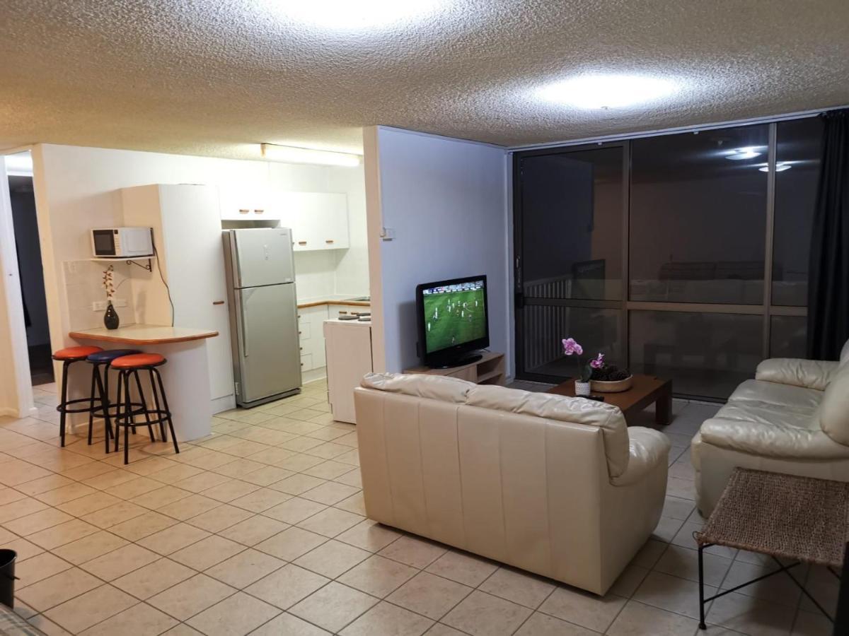 Apartment Surfers Holiday *
