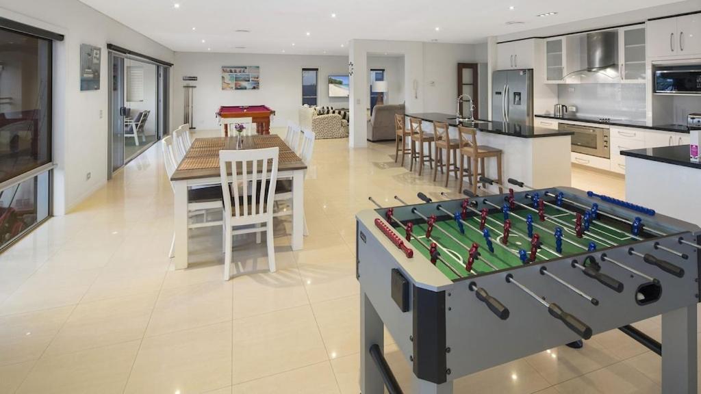 Holiday home Luxury Waterfront House Close To Theme Parks And Shops *