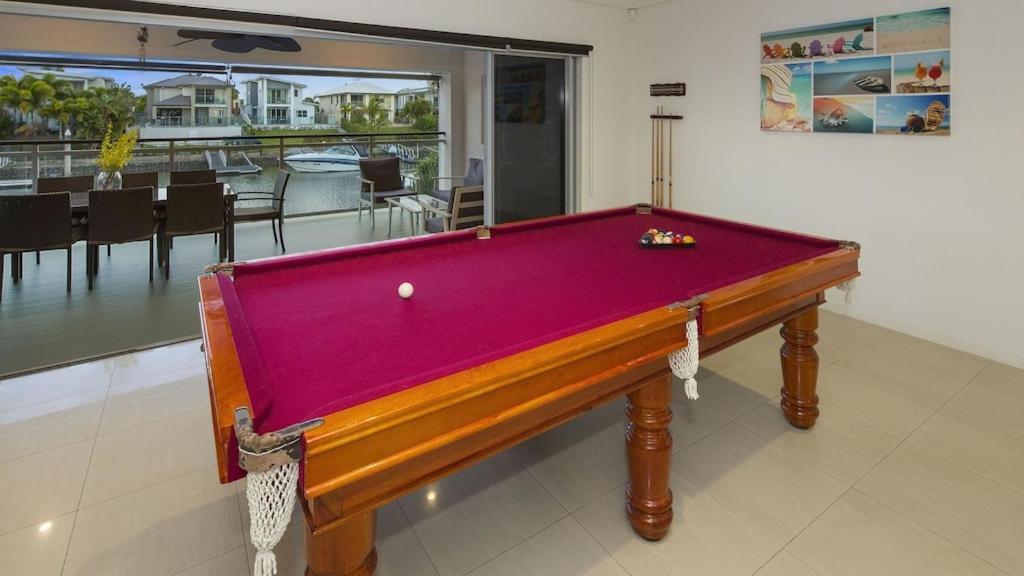 Luxury Waterfront House Close To Theme Parks And Shops Holiday home